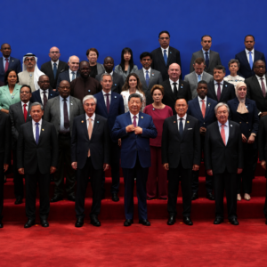 China quiere liderar las reglas de la IA y lanzó un organismo internacional con 29 países